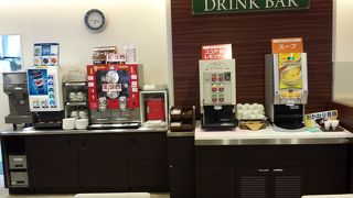 駅構内の便利なカフェレストラン(*^^*)