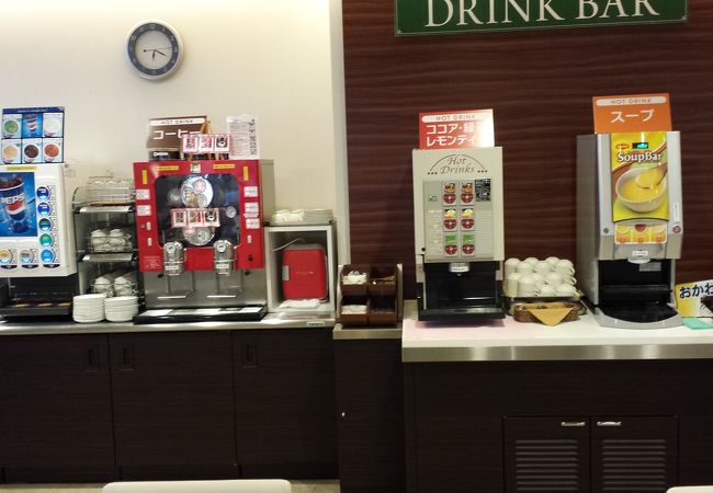 駅構内の便利なカフェレストラン(*^^*)