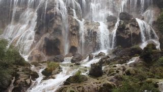 大迫力の豊かな水量を見たいなら夏場に行こう