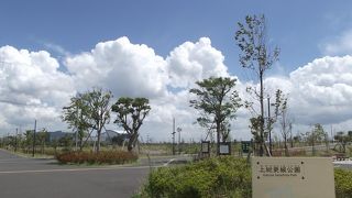 最近全面オープンした公園です