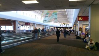 トランジットで利用しましたが結構広くて移動に時間がかかりました