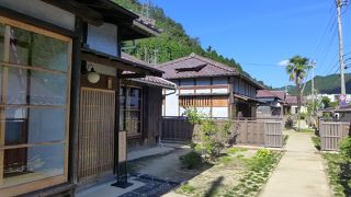 明治初期から昭和にかけての社宅の生活様式の変化が見られます