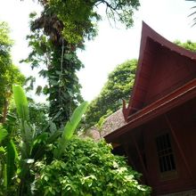 タイ様式の建物。コレクションが一杯！！