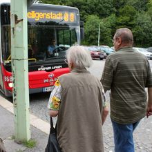 グリンツィング行きのバスが来ました。