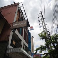 ホテルの看板。