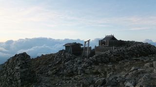 中央アルプス最高峰は楽チン登山で絶景を楽しめる百名山