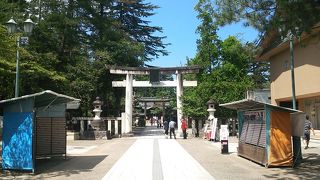 米沢城跡にあります