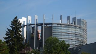 ストラスブールにつくられた欧州議会場