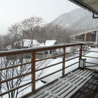 本館２F休憩室からの景色。冬はし〜んとして静かで雪がキレイ。