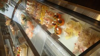 駐車場に車が一杯でした。