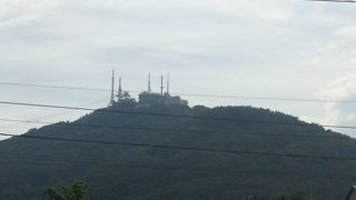 下からみた函館山も素敵