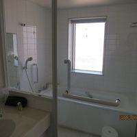 清潔感あふれる広い浴室　でもSPA利用で一度しか利用せず。