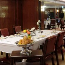 テーブル上には料理も再現されています。