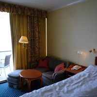 客室にはベランダがあり、眺望を楽しめます