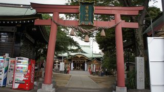 この神社は、四谷の総鎮守