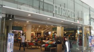 ショッピングだけでなく建物も必見