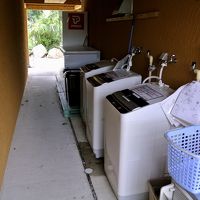 ランドリー(縦型洗濯乾燥機3台)