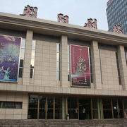 北京で最も有名・人気の雑技団劇場。