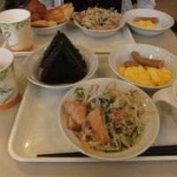 朝食バイキングは手作り感あり