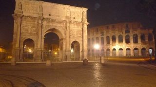 コロッセオのお隣