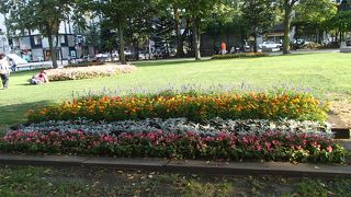 街中にある綺麗な公園