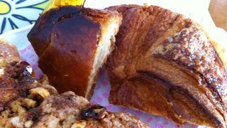 住宅地にある人気のパン屋さん。