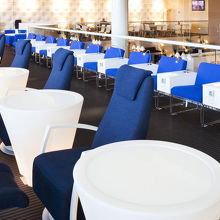 ラウンジの風景