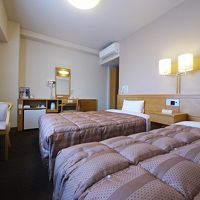 部屋も狭くない