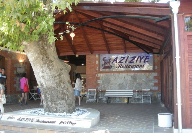 ”チョップシシ”を食べ、オリーブオイルをみるには「Aziziye Cafe & Restaurant」～エルズレム～