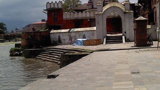 広大な敷地のヒンズー寺院