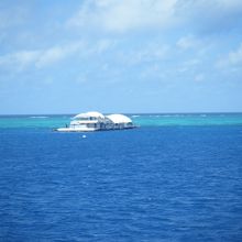 だんだん見えてきました。海の色が途中で変わってます。