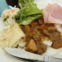 ビュッフェにはカレーもあります