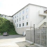 新館西棟、３階の右から３つ目が泊まった部屋です。