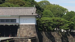 皇居に通じる土橋