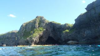 洞窟内は大混雑