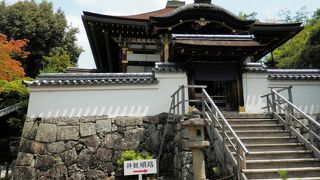 大阪城落城の炎を太閤未亡人ねねがこの場所から観たと伝説の残る高台寺