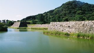 石垣だけが残る