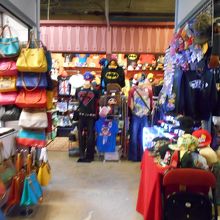 雑貨もいっぱい。