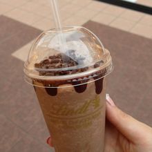 ミルクチョコレートのアイスチョコレートドリンク