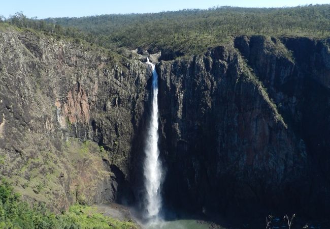 ワラマン滝