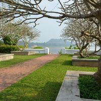 朝食ビュッフェのテラスに向かう途中の眺め