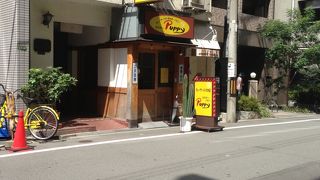 珍しい「カレーラーメン」専門店