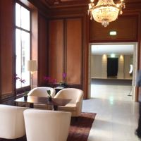 Wi-Fiはここで　室内はケーブル必須