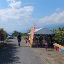 その場で食べられるテント