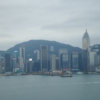 部屋から見た香港島の眺め。窓は大きく解放感あります