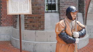 見ごたえのある博物館　まるで監獄に入ったかのよう