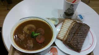 パン屋さんのカフェ