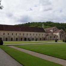 修道院の中庭全景