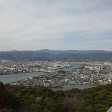 展望台から高知市内です。