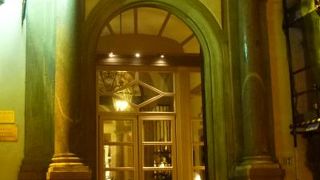 ミシュラン三ツ星「Enoteca Pinchiorri」は優雅なディナーを楽しめます♪